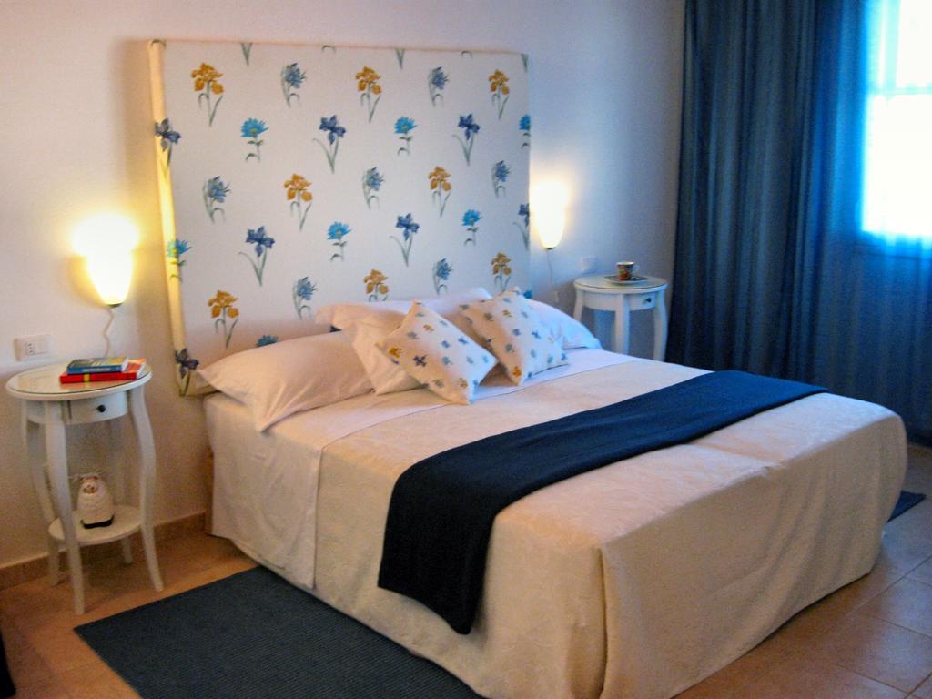 La Jacaranda Sant'Antioco Room photo