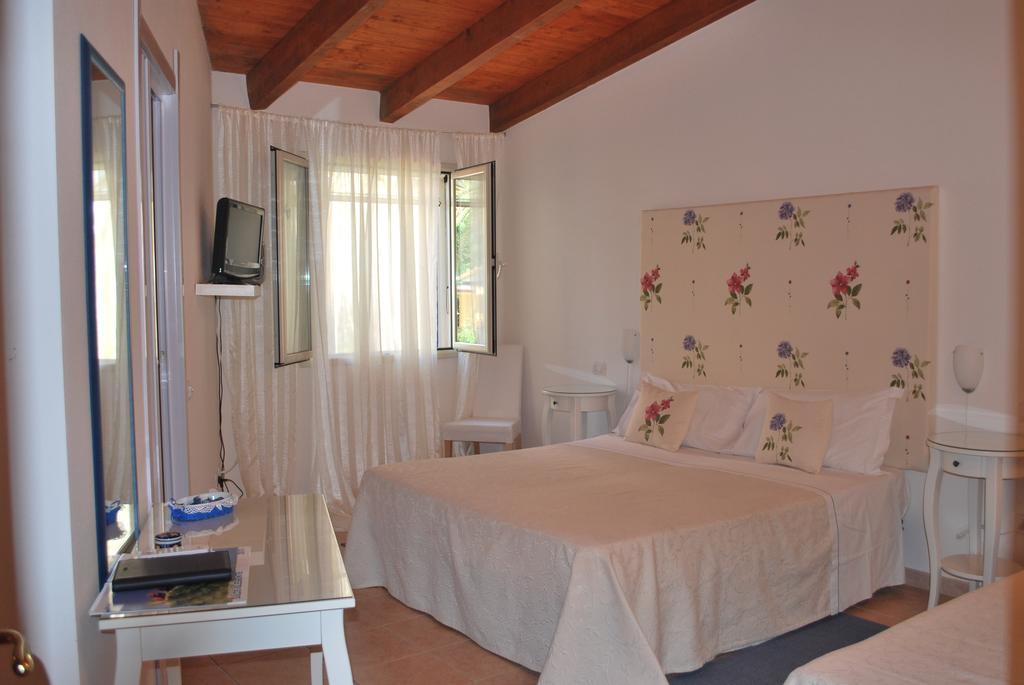 La Jacaranda Sant'Antioco Room photo
